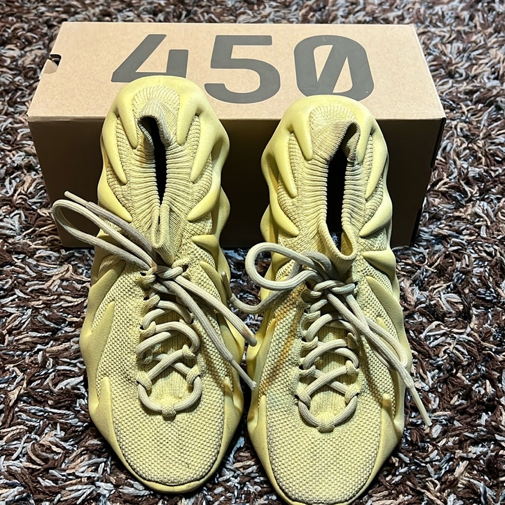 Yeezy 450 Sulfur size 8.5